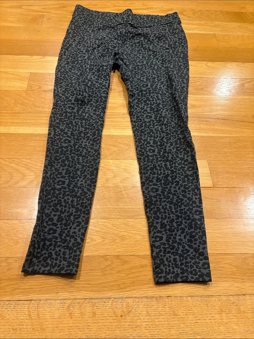 Loft women size medium Black Leopard Print Leggings
